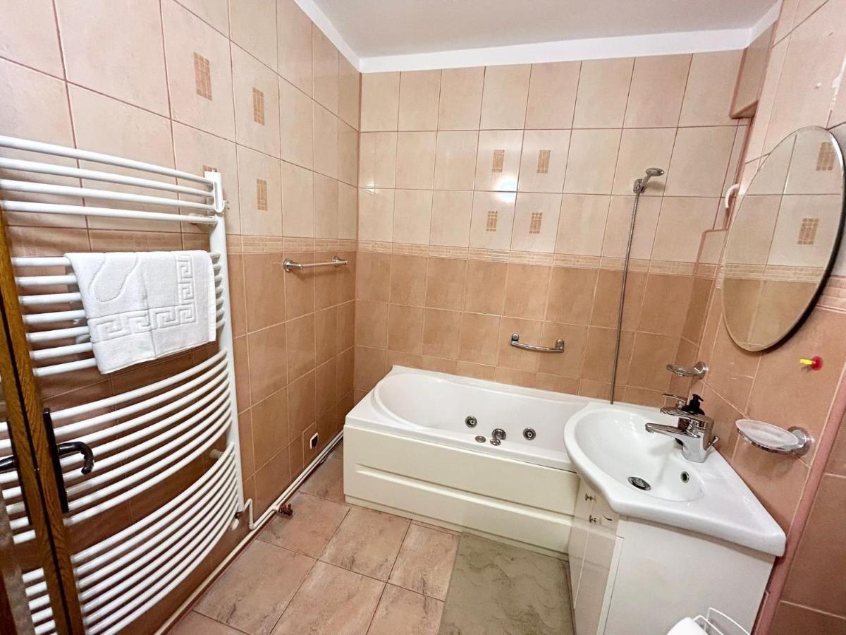 Jad - Familiy 4 Rooms Apartment - Near Forest And Historic Center - Racadau Braşov Exterior foto